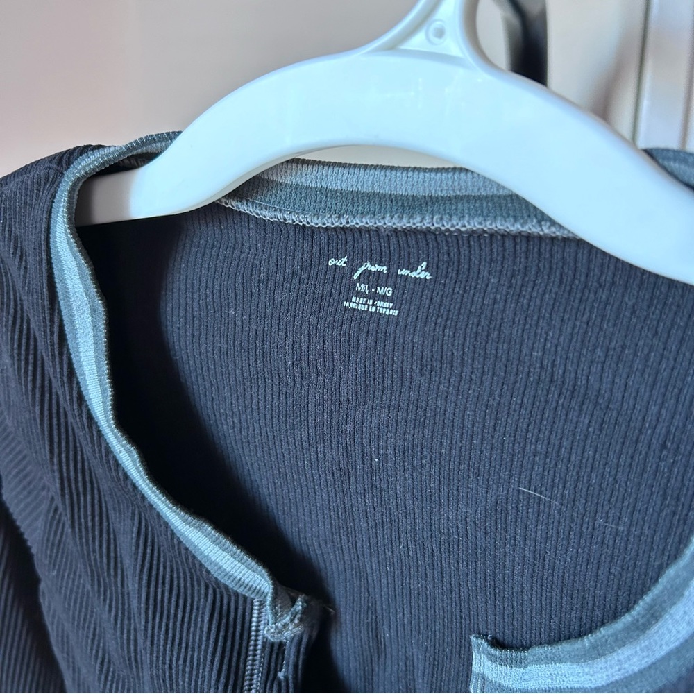 like new urban outfitters black and teal crop long sleeve top - Picture 2 of 3